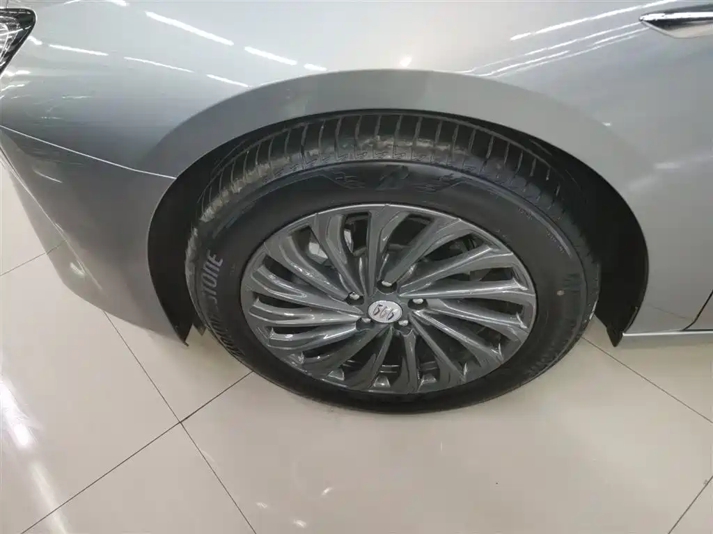 Buick LaCrosse 2025 Model 28T Platinum Edition фото 25