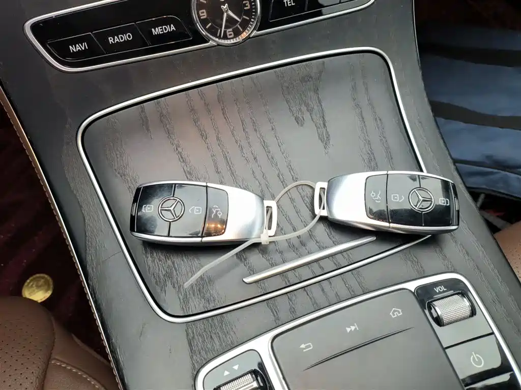 Mercedes-Benz E-Class 2020 E 300 L Sport Fashion Model фото 17