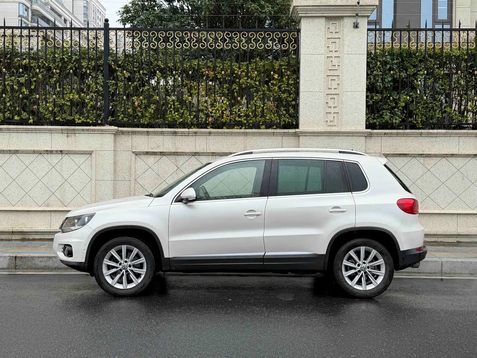 Photo 3 - Volkswagen Tiguan