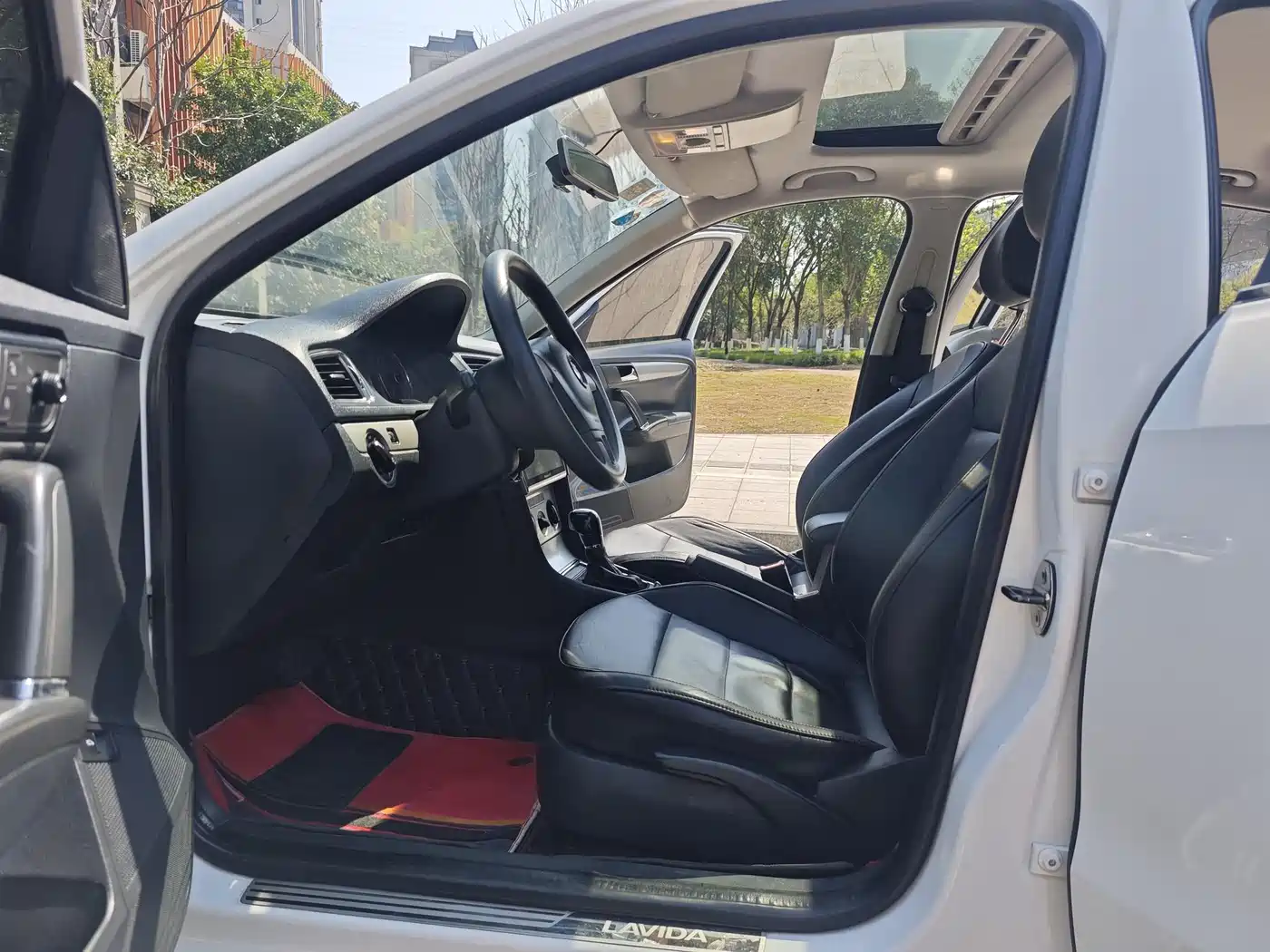 Volkswagen Lavida 2013 1.4TSI DSG Comfort Edition фото 13