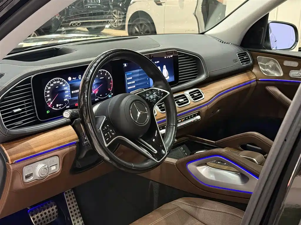 Mercedes-Benz GLS 2024 Model GLS 450 4MATIC Luxury фото 12