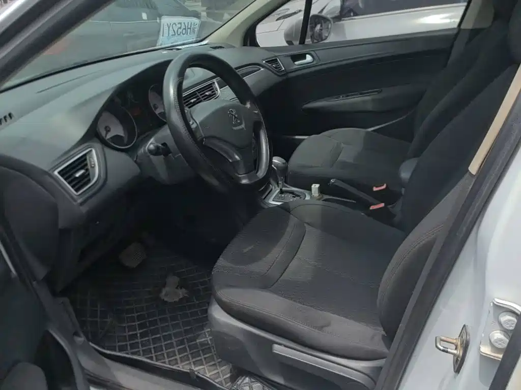 Peugeot 308 2014 2014 Model Joy Edition Classic 1.6L Automatic Superior Style