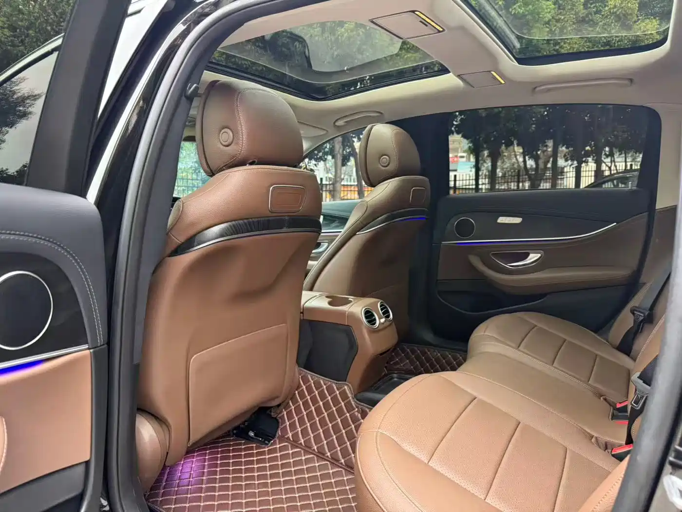 Mercedes-Benz E-Class 2017 E 300 L Luxury фото 8