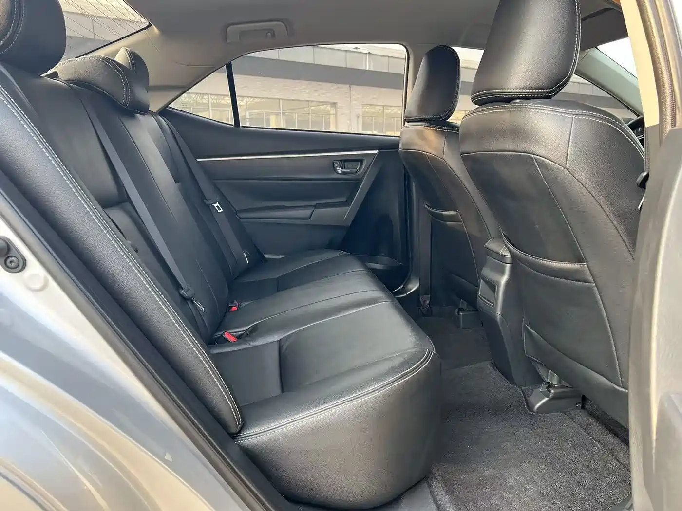 Toyota Corolla 2017 Facelift 1.6L S-CVT GL фото 15