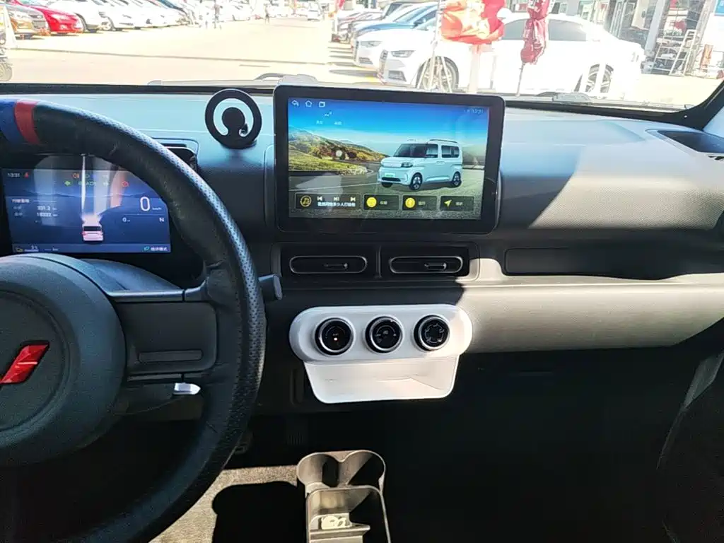 Wuling Motors Wuling Zhiguang NEV 2026 2025 Model 305km Base Version