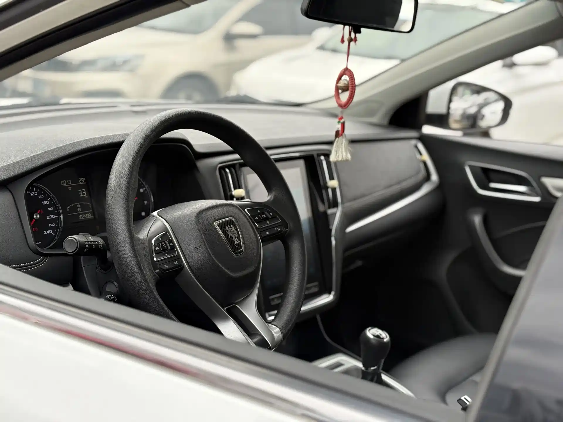 Фото 2 - Roewe i6