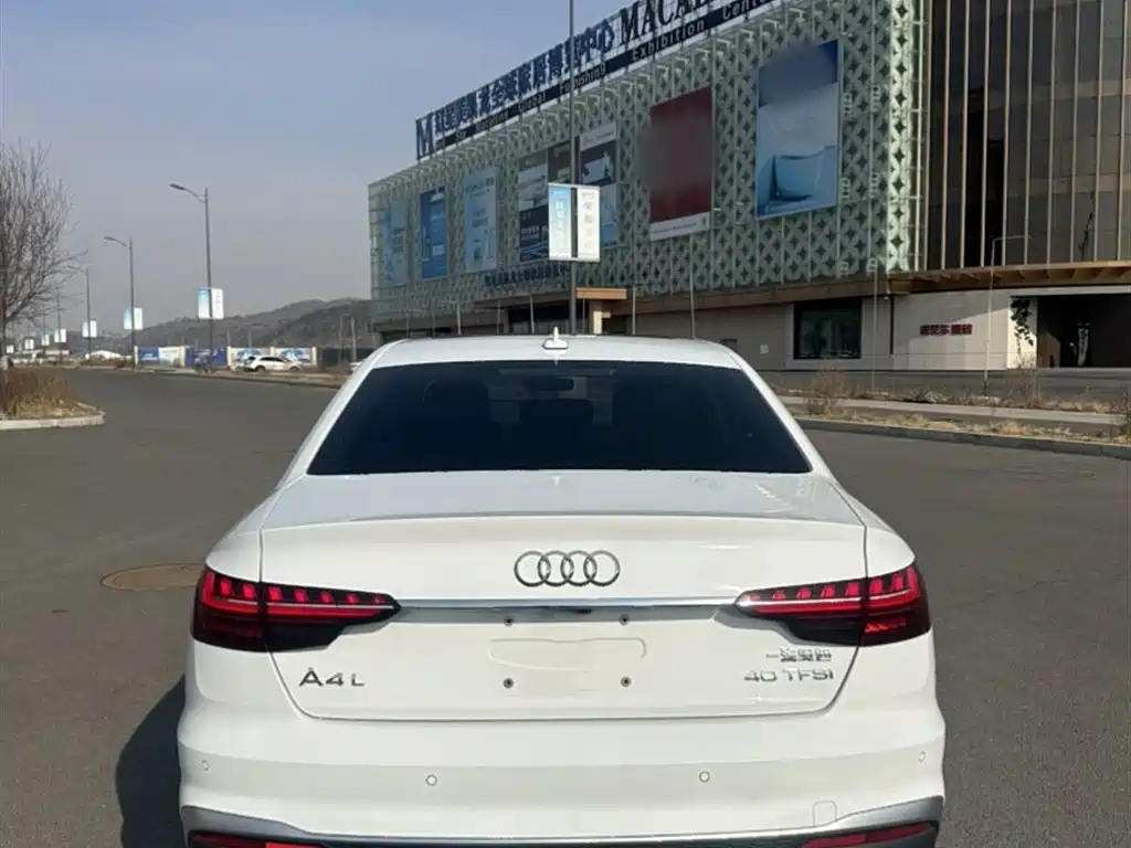 Audi A4L 2023 40 TFSI Fashion Dynamic фото 6