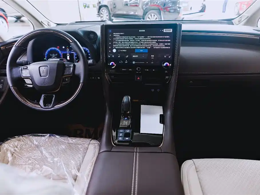 Toyota Vellfire 2024 Crown Hybrid 2.5L Executive Premium Edition фото 9