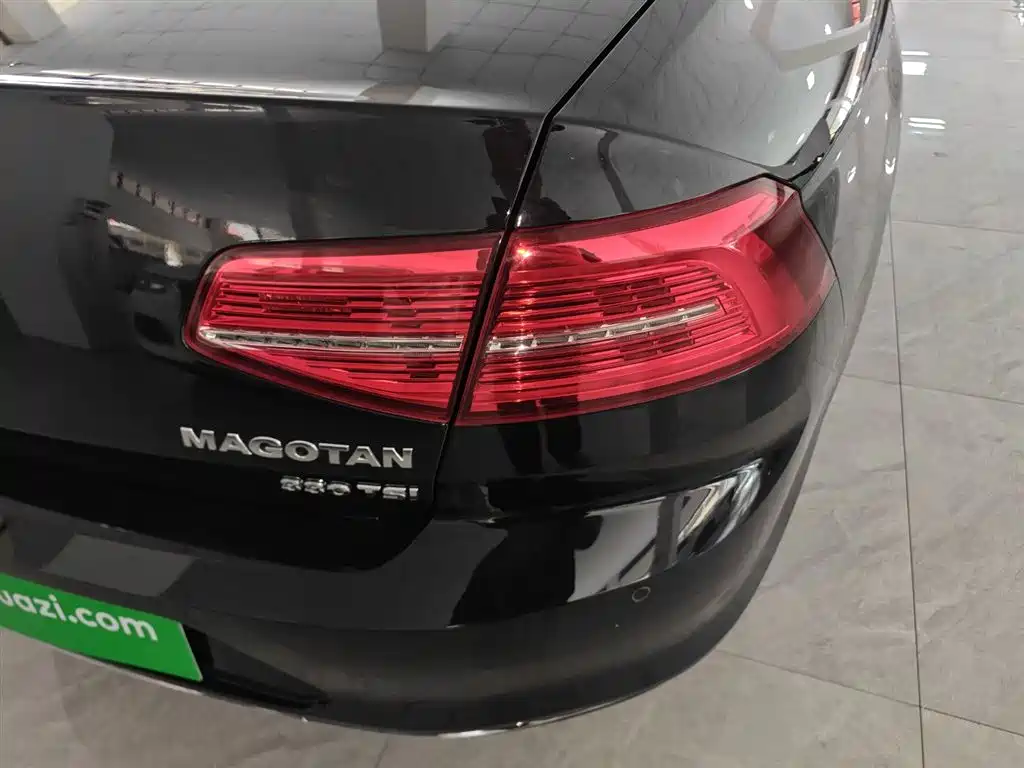 Volkswagen Magotan 2018 280TSI DSG Premium фото 8