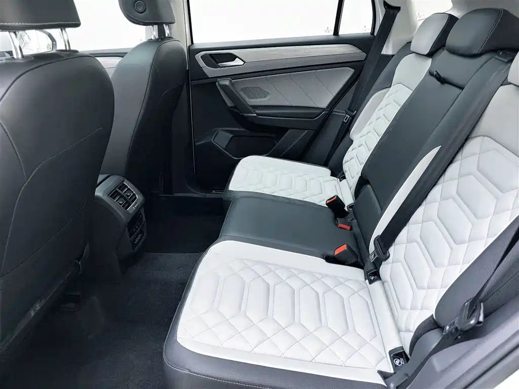 Volkswagen Tayron 2023 Facelift 380TSI 4WD R-Line High Performance Edition фото 2