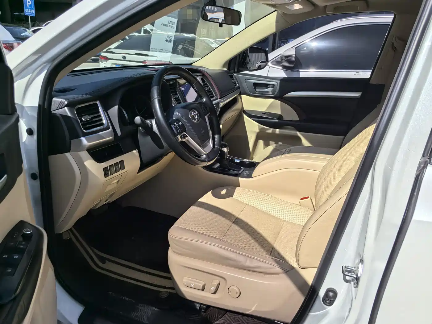 Toyota Highlander 2015 2.0T AWD Luxury Edition 7-seater фото 7