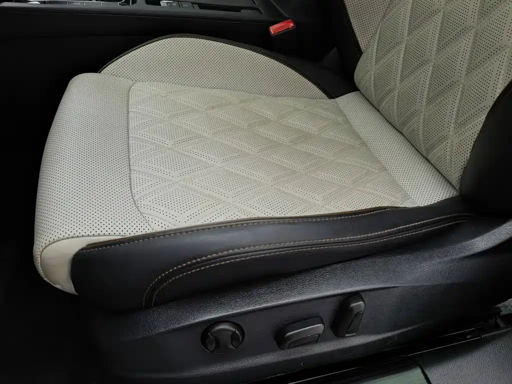 Photo 20 - Volkswagen Magotan