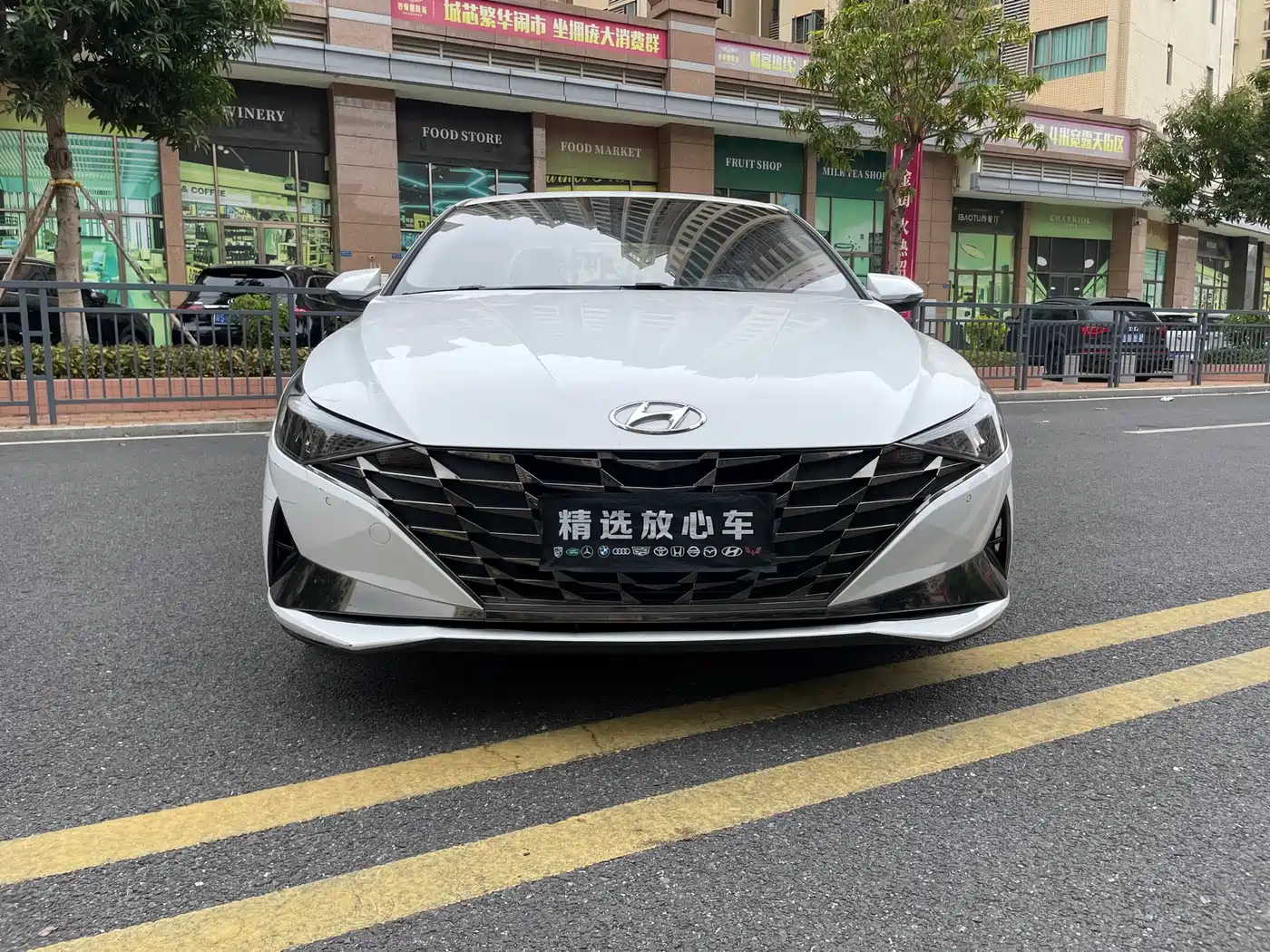 HYUNDAI ELANTRA