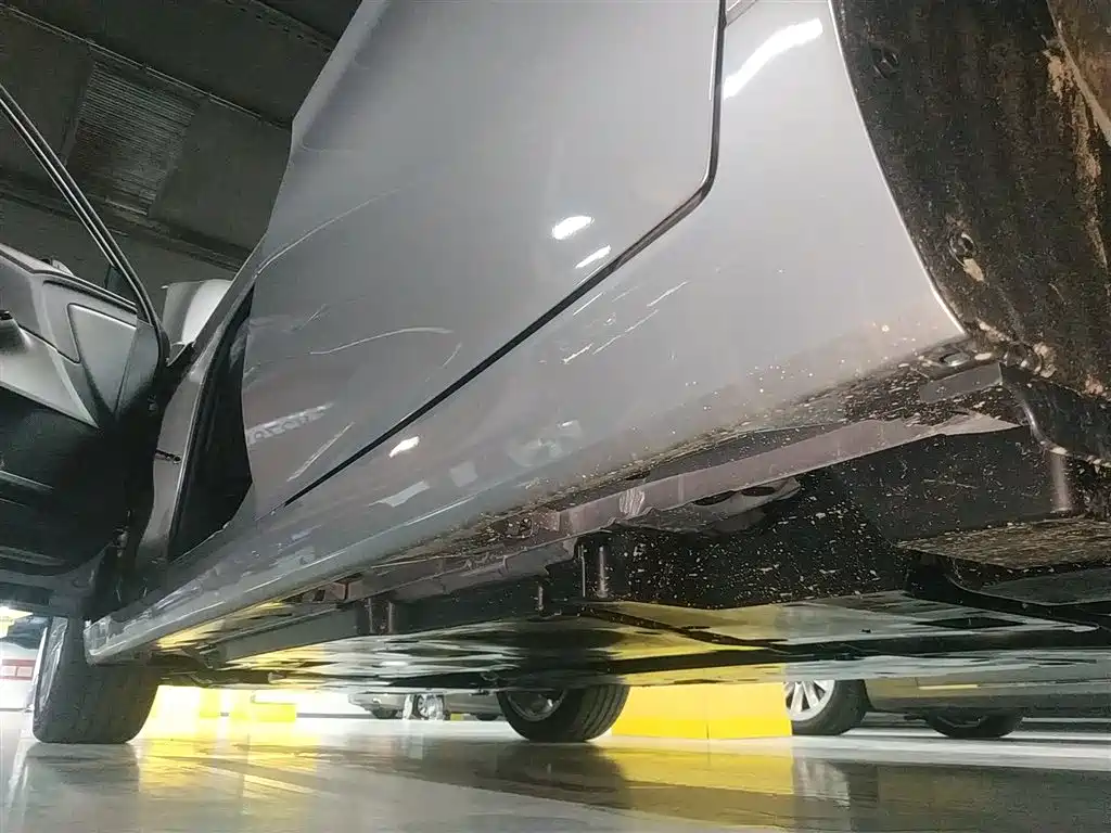 Toyota Avalon 2024 Model Hybrid 2.5L XLE Prestige Edition фото 21