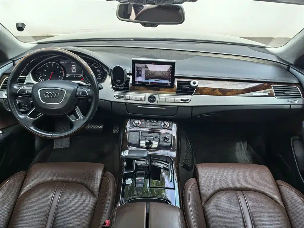 Photo 7 - Audi A8