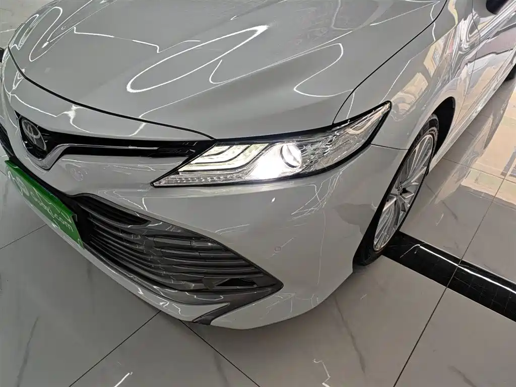 Toyota Camry 2018 2.5G Luxury Edition фото 24