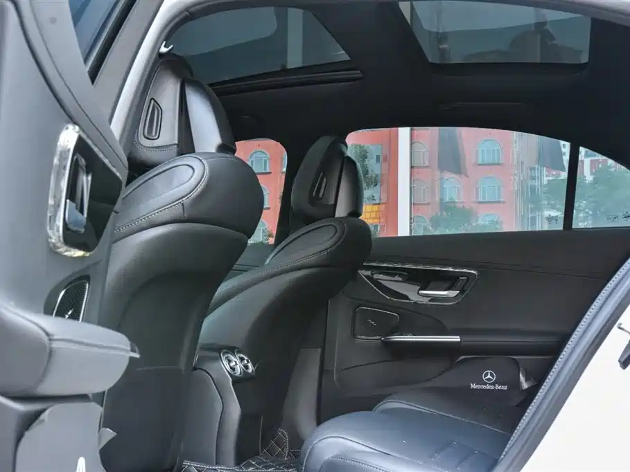 Фото 13 - Mercedes-Benz C-Class