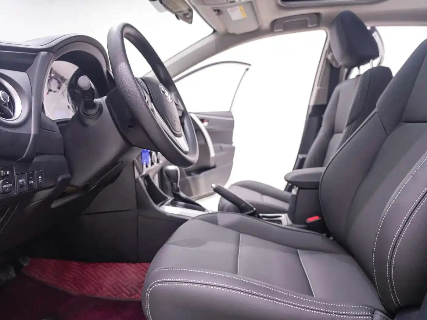 Toyota Levin 2017 Facelift 185T CVT Elite (China V) фото 19