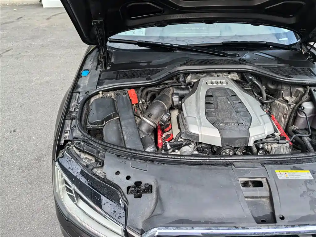 Photo 25 - Audi A8