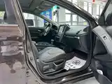 Фото 10 - Luxgen U6 SUV
