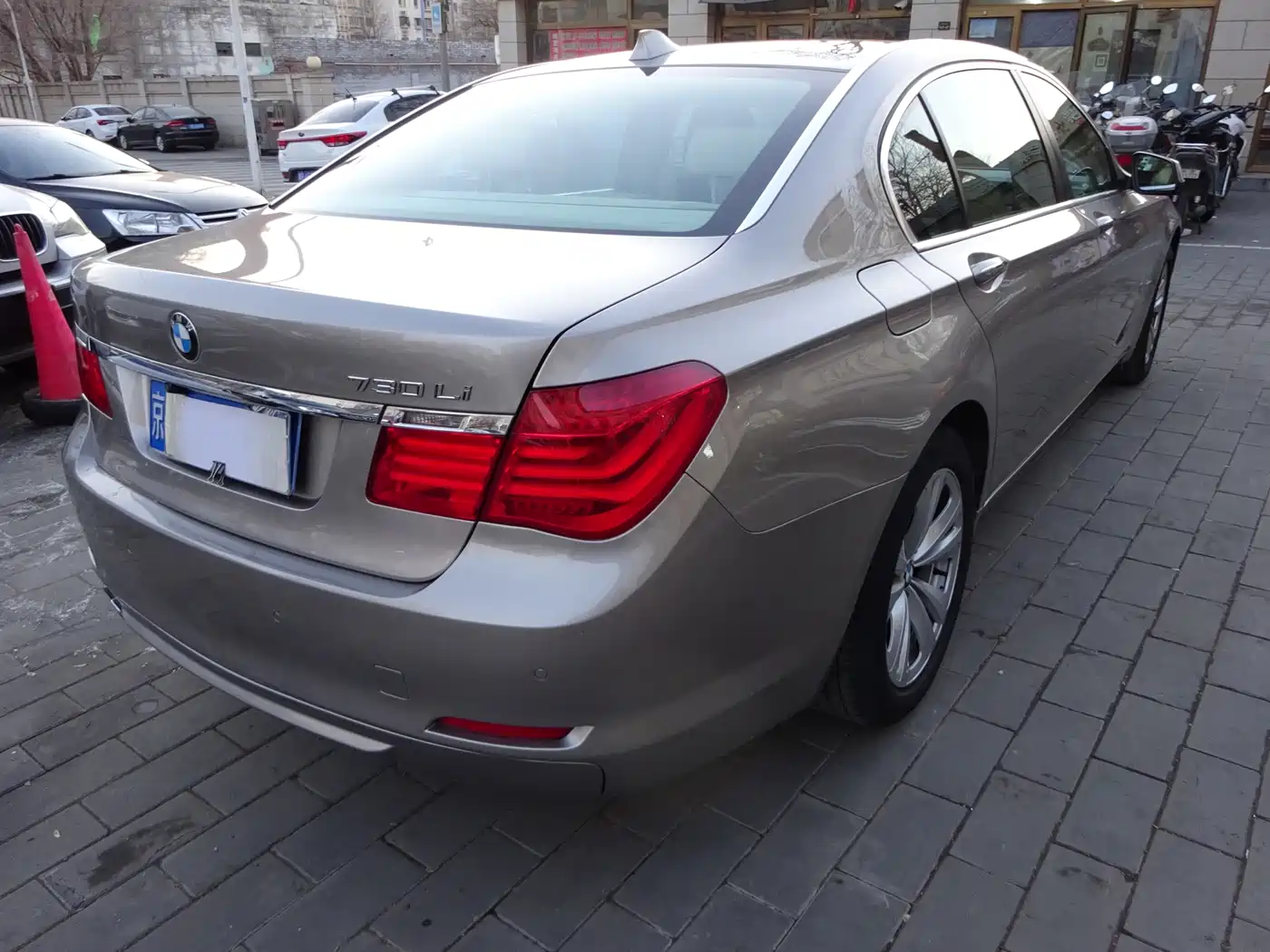 BMW 7 Series 2011 730Li Elegance фото 10
