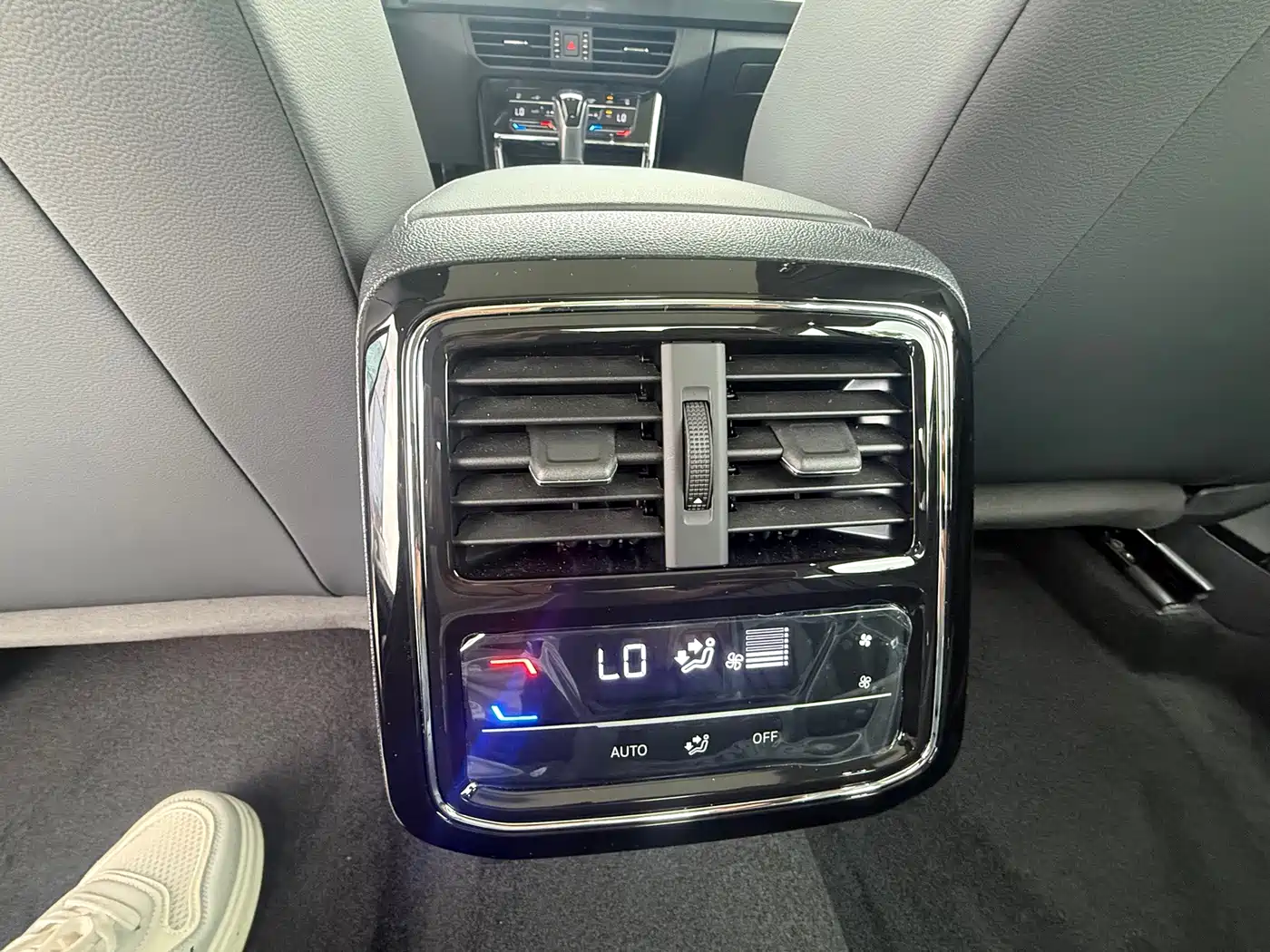 Volkswagen Passat 2026 2025 Outstanding 330TSI Starlight Elite Edition