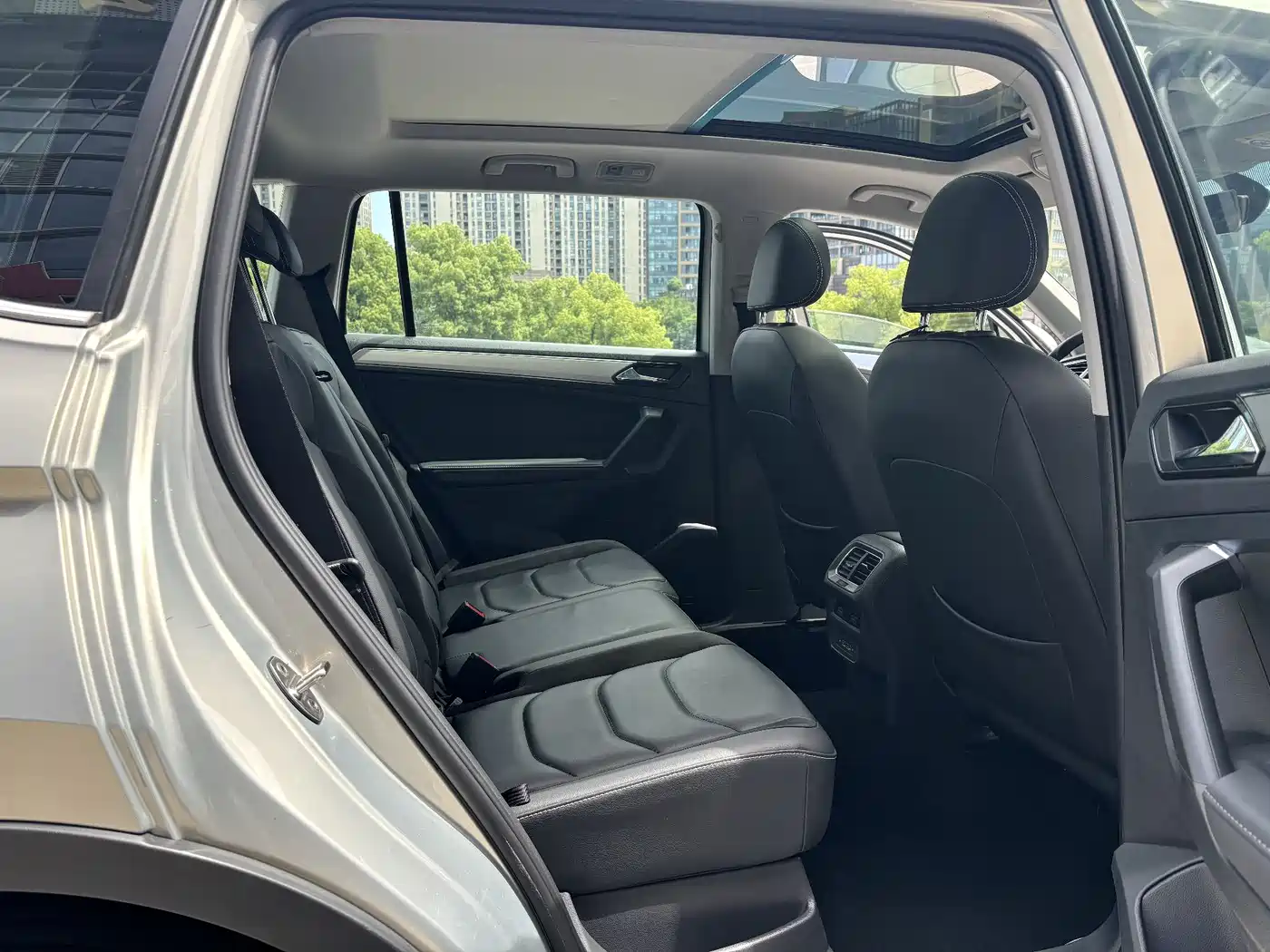 Volkswagen Tiguan L PHEV 2019 430PHEV Hybrid Luxury Edition фото 13