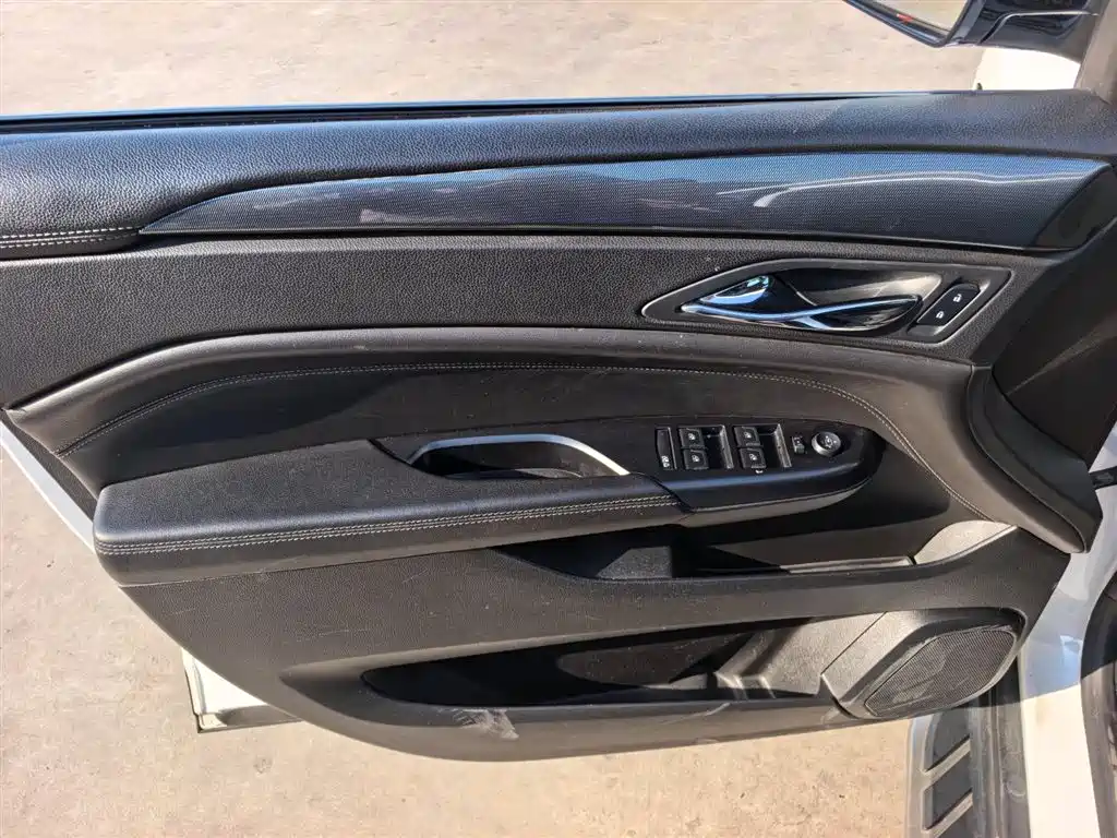Cadillac SRX 2014 3.0L Comfort Model фото 7