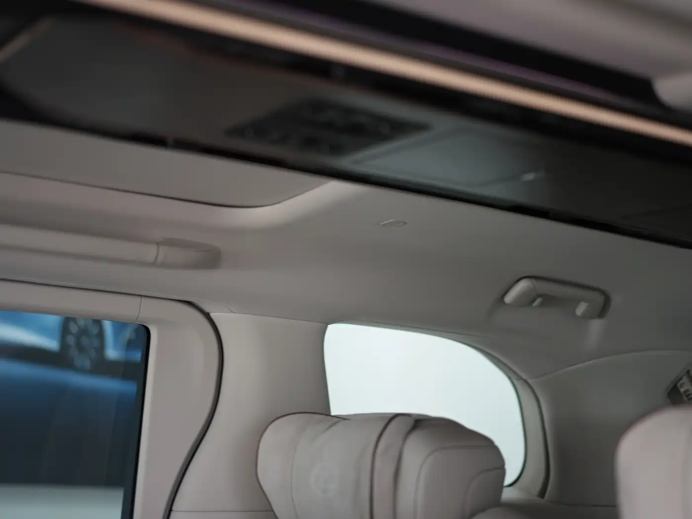 Lexus LM 2025 Model 500h Six-Seater Prestige Edition фото 17
