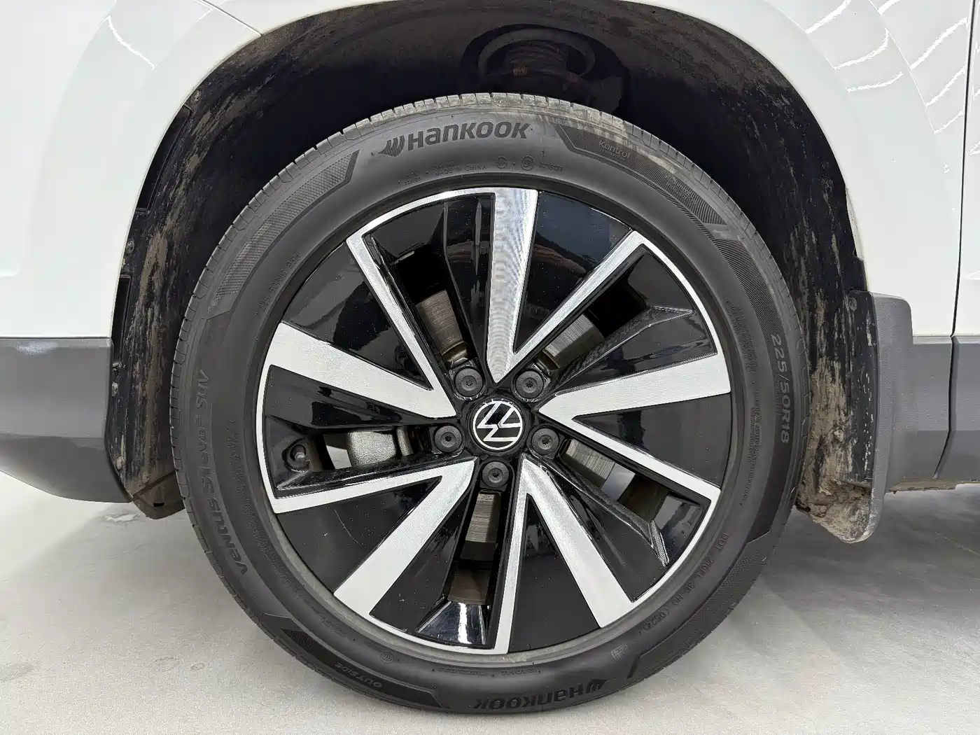 Volkswagen Tharu 2024 300TSI 2WD Bright Moon Edition фото 36