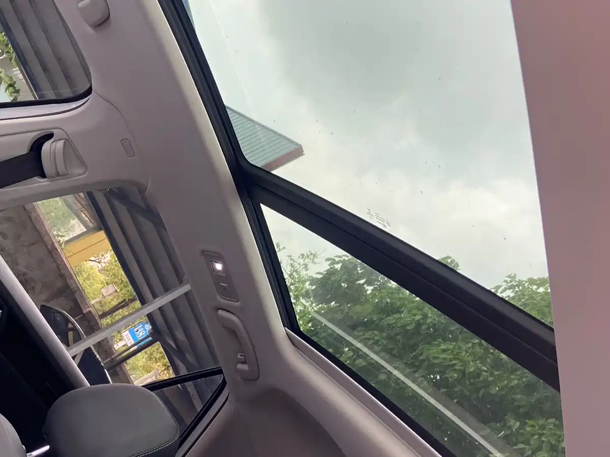 VOLKSWAGEN T ROC EXPLORING SONGS