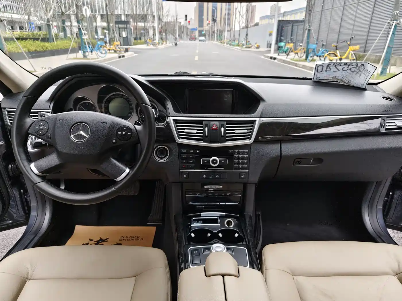 Mercedes-Benz E-Class 2010 E 300 L Fashion фото 9