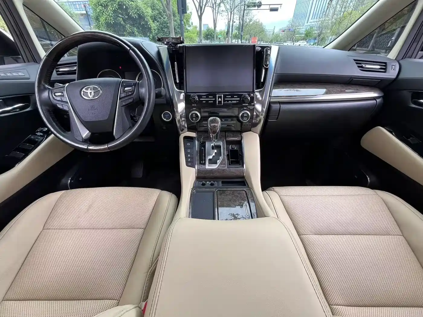 Toyota Alphard 2021 Hybrid 2.5L Premium фото 10