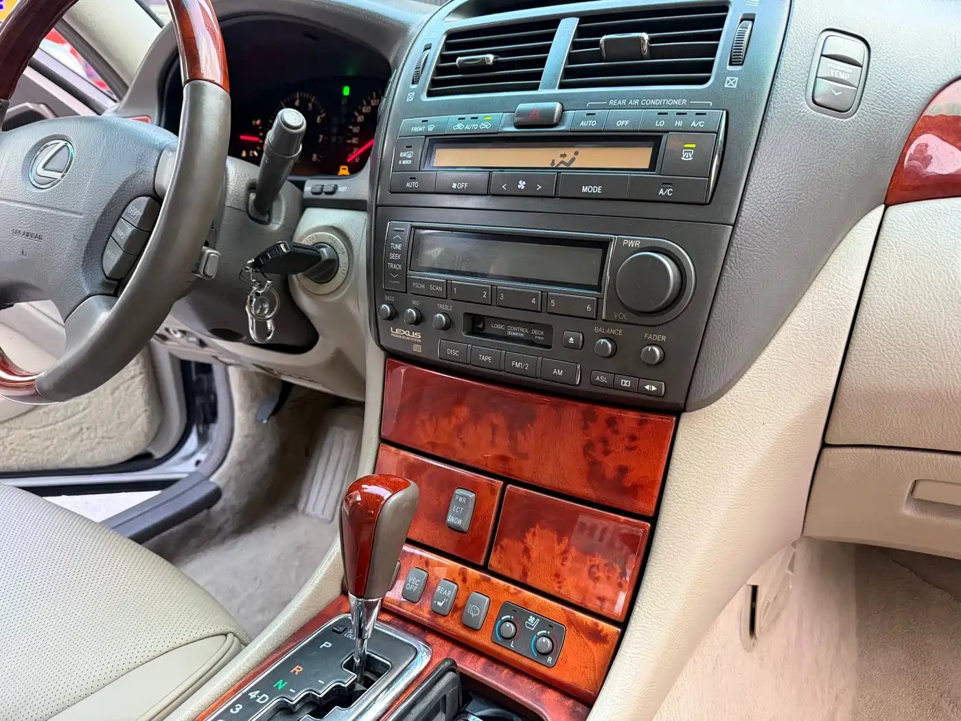 Lexus LS фото 8