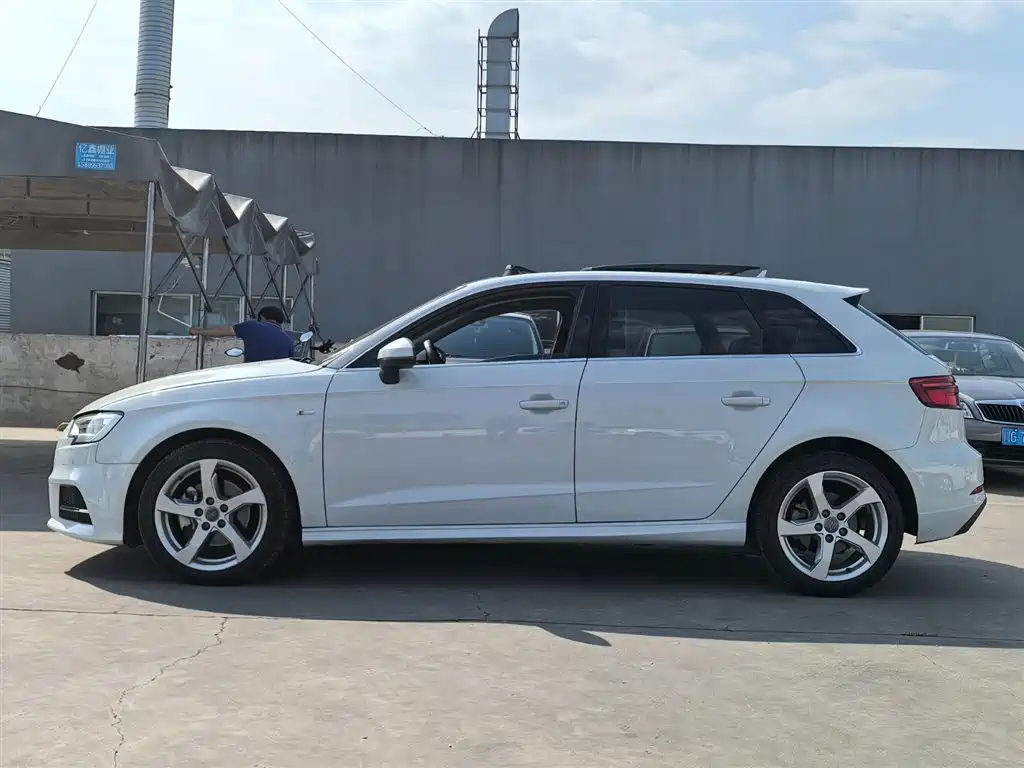 Audi A3 2019 Sportback 35 TFSI Fashion China VI фото 4