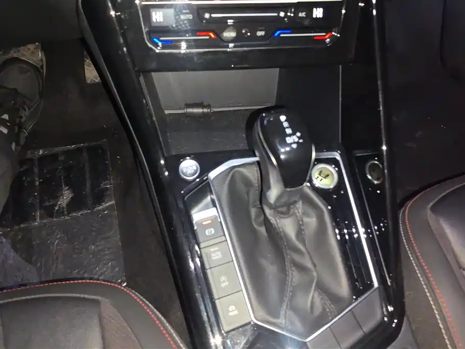 Volkswagen Tayron 2022 280TSI 2WD Luxury Smart Connect Edition фото 16