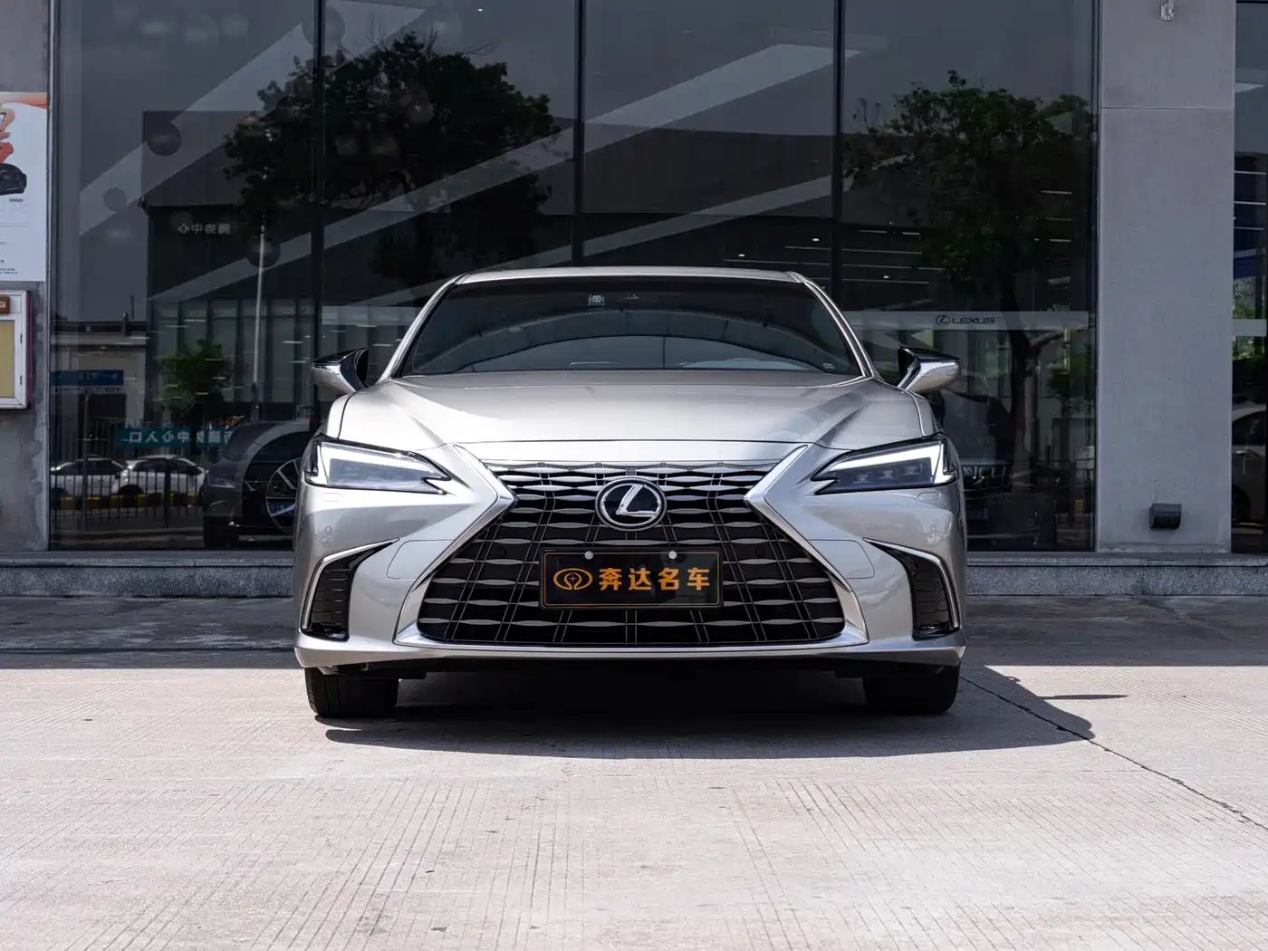 Lexus ES 2025 2025 300h Ultimate Edition