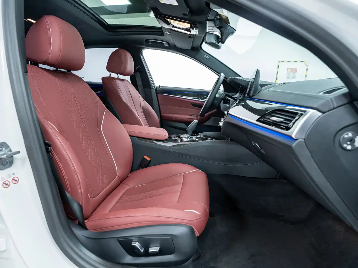 BMW 5 Series 2022 525Li M Sport Package фото 12
