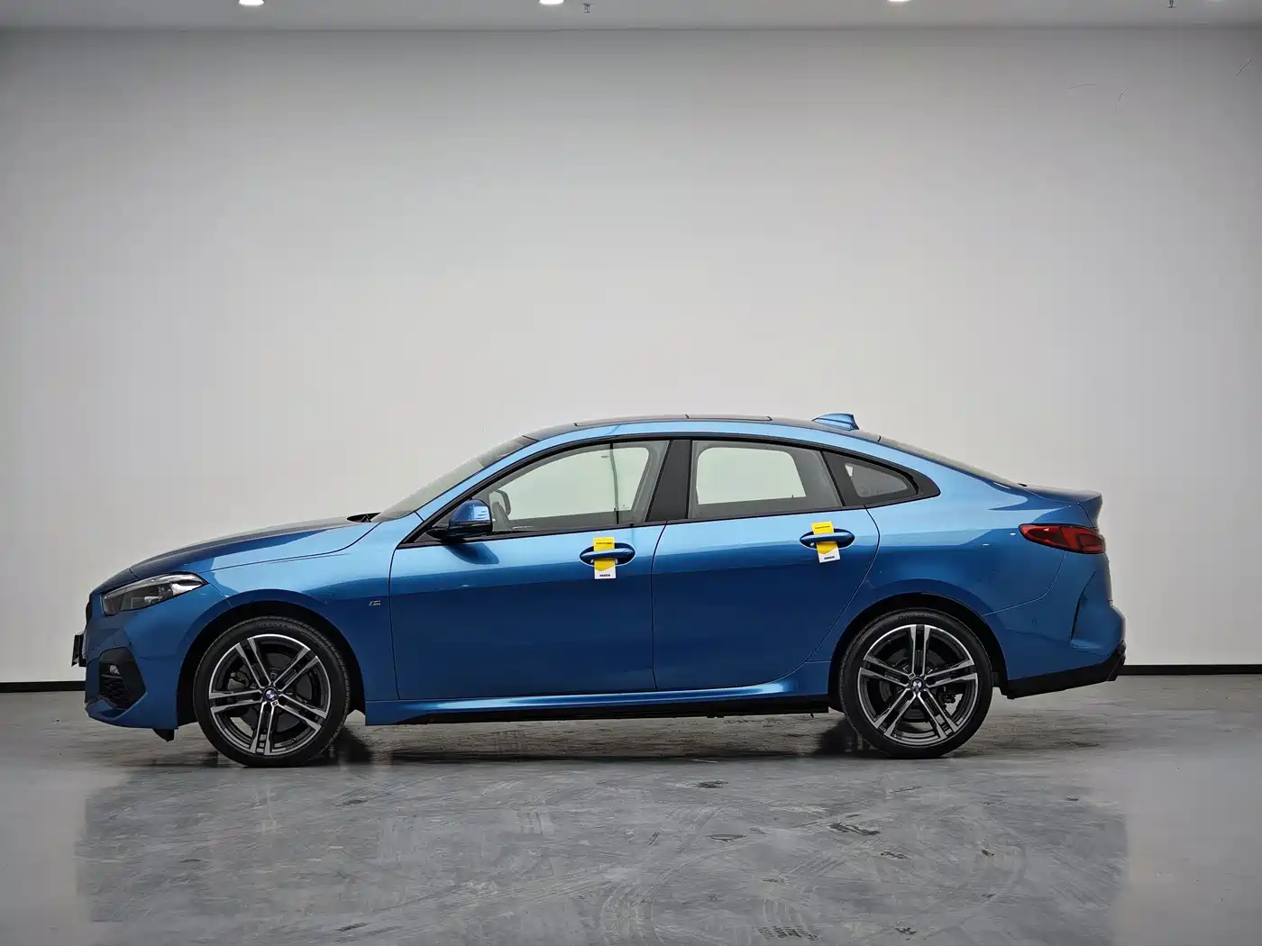 BMW 2 Series (Import) 2023 225i 4-Door Coupe M Sport Shadowline Package фото 16