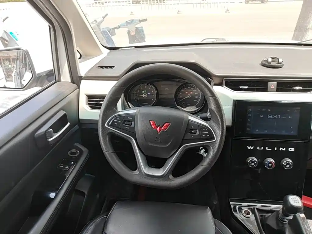 Wuling Motors Wuling Journey 2023 2021 1.5T Manual Luxury Edition