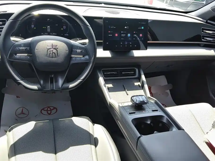 BYD Qin L 2024 DM-i 80KM Leading Edition фото 11