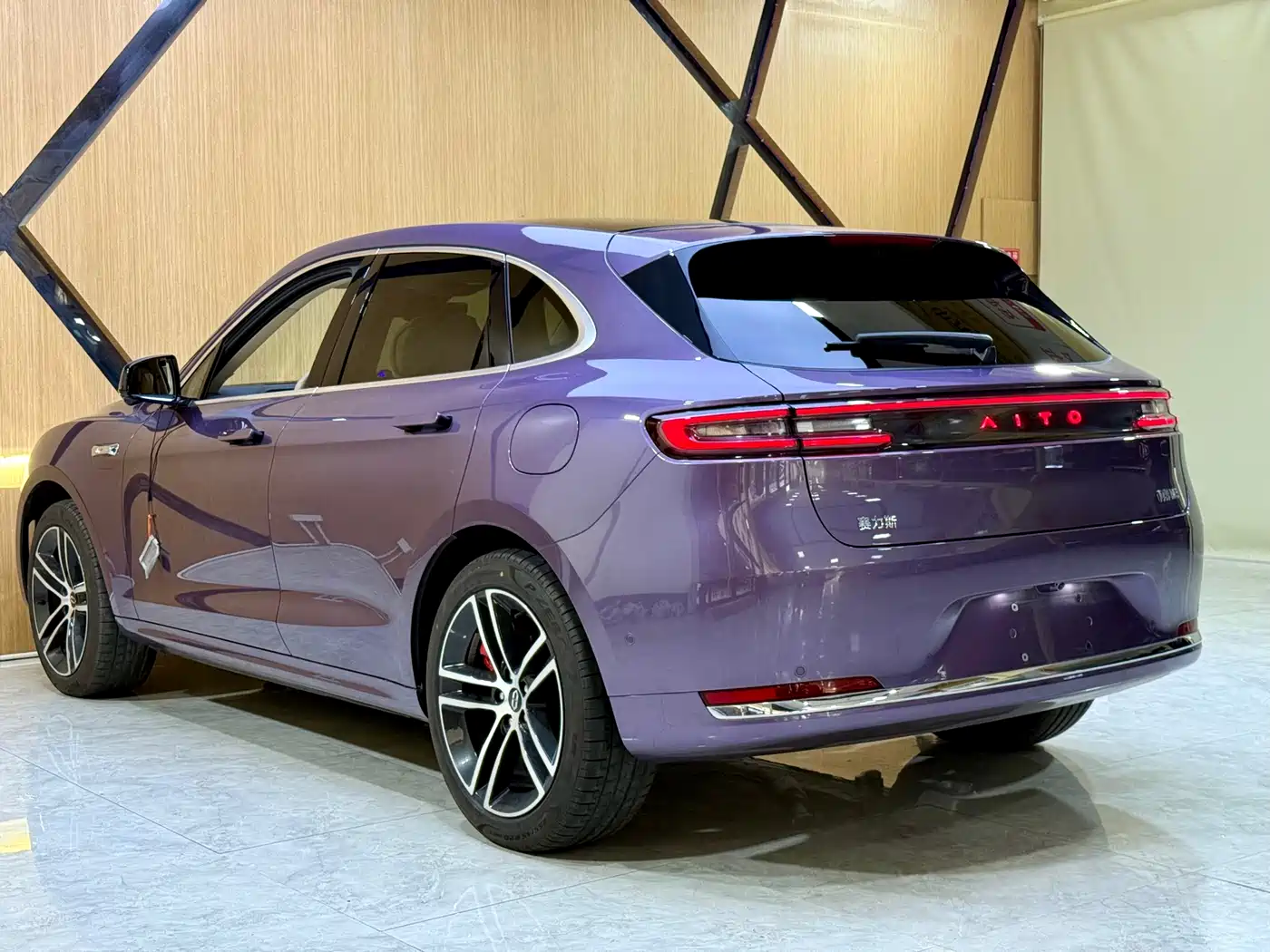 AITO Wenjie AITO M5 2025 Extended Range Ultra AWD фото 16