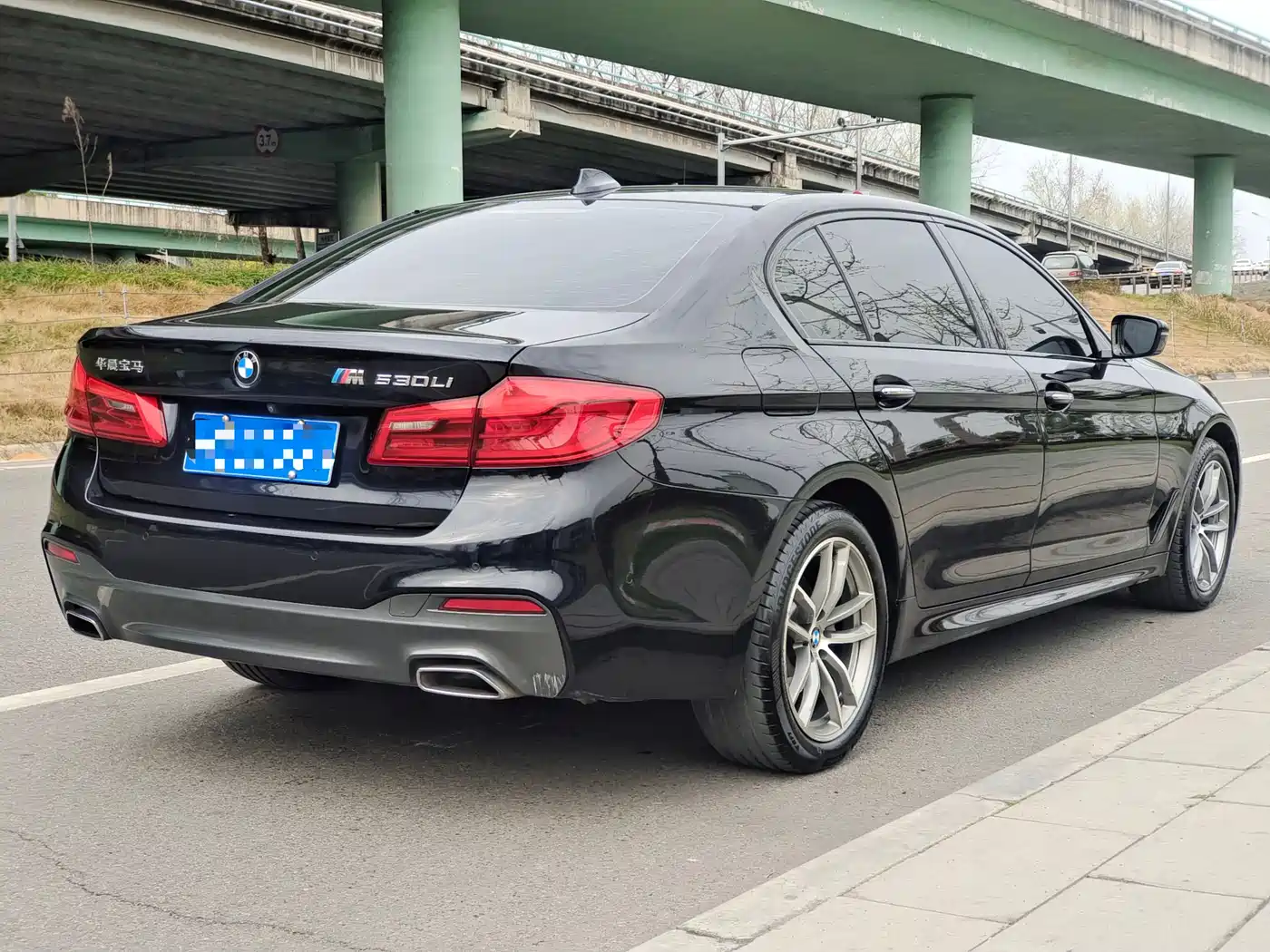 BMW 5 Series 2018 525Li M Sport Package фото 6