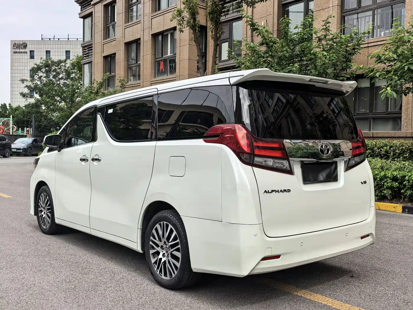 Toyota Alphard 2015 3.5L Luxury Edition фото 5