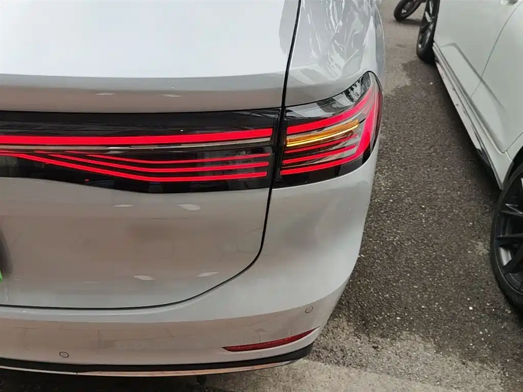 Geely Galaxy Galaxy A7 2025 EM-i фото 8