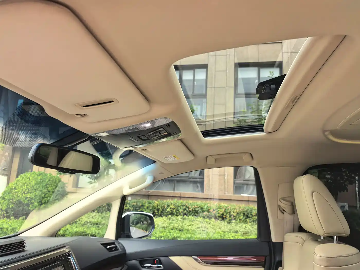 Toyota Alphard 2015 3.5L Luxury Edition фото 15