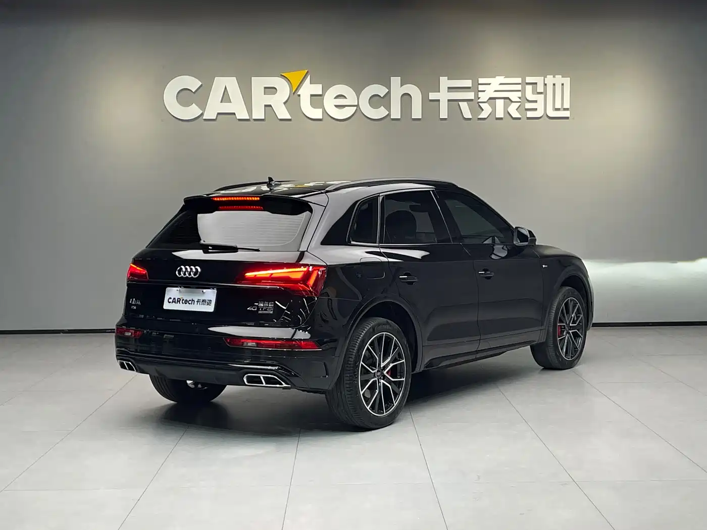 Audi Q5L 2024 Model 40 TFSI Luxury Dynamic фото 4