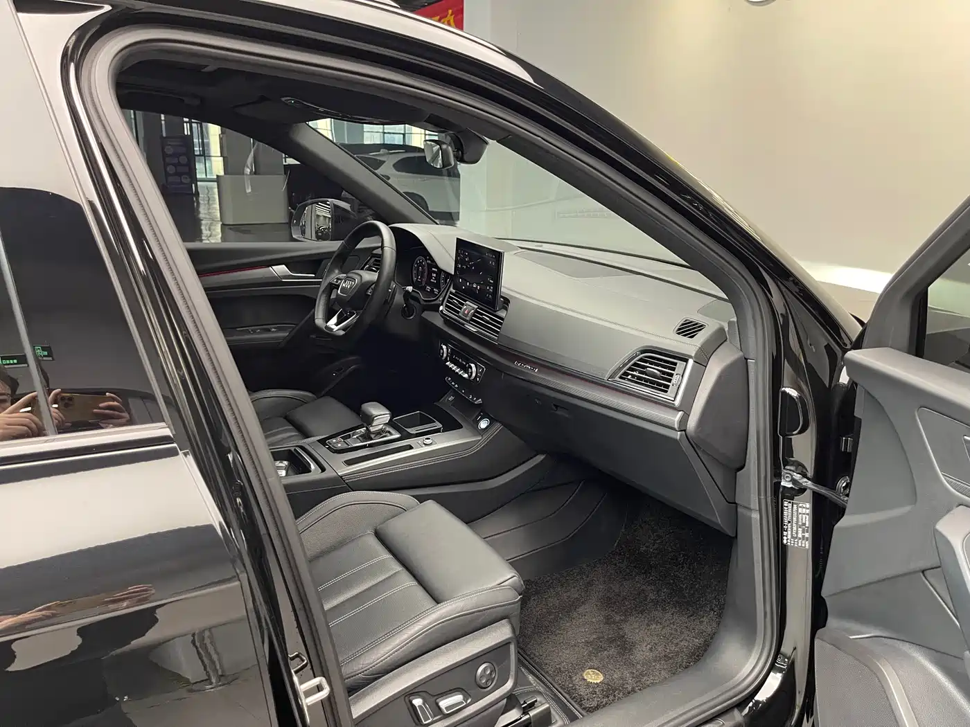 Audi Q5L 2024 Model 40 TFSI Luxury Dynamic фото 14