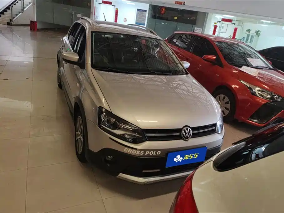 Volkswagen Polo 2012 1.6L Cross Polo AT фото 2