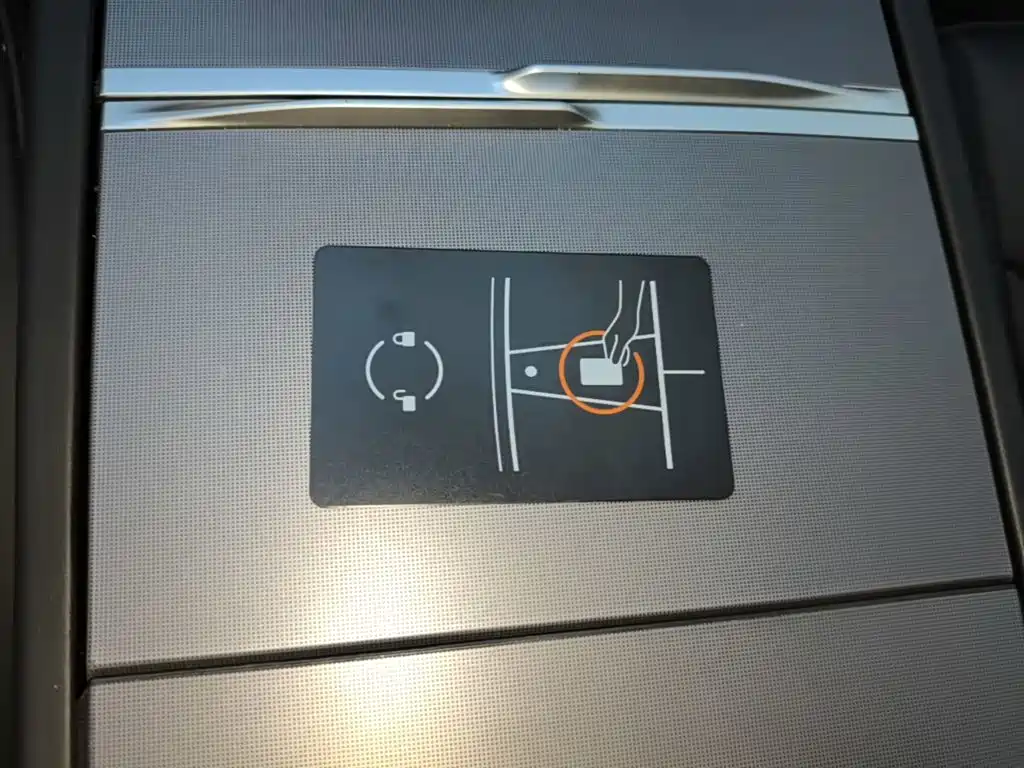 Фото 9 - Tesla Model 3